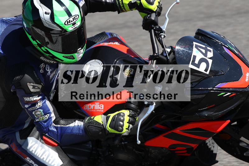 /Archiv-2025/48 25.08.2025 Cornu Master School ADR/gruen-vert/54